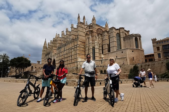 3 Hours E-Bike Tour in Palma - The guides and the small-group feel