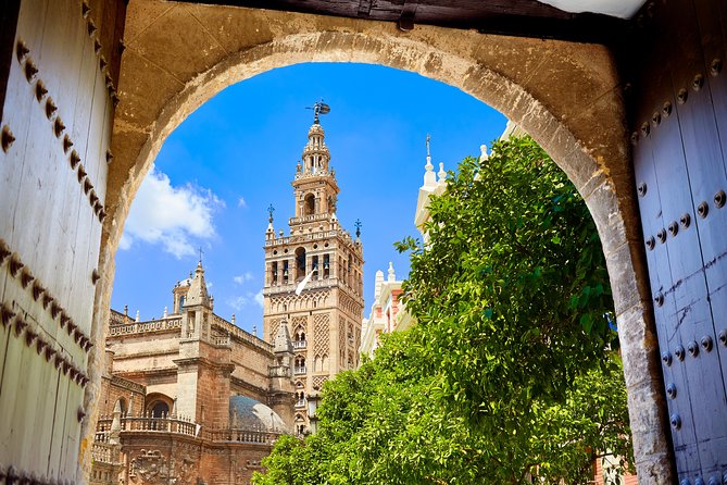 Alcazar, Cathedral and Giralda Guided Tour with Priority Tickets - Why this Seville combination works