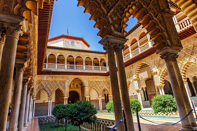 Alcazar, Cathedral and Giralda Guided Tour with Priority Tickets - The Royal Alcázar and its changing styles