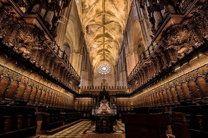 Alcazar, Cathedral and Giralda Guided Tour with Priority Tickets - How hard is the 3.5-hour tour?
