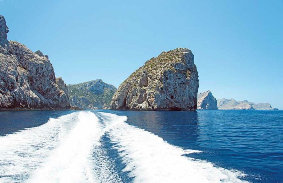 Alcudia: Boat Trip to Cap de Formentor and Formentor - Crowding, comfort, and the $34 price