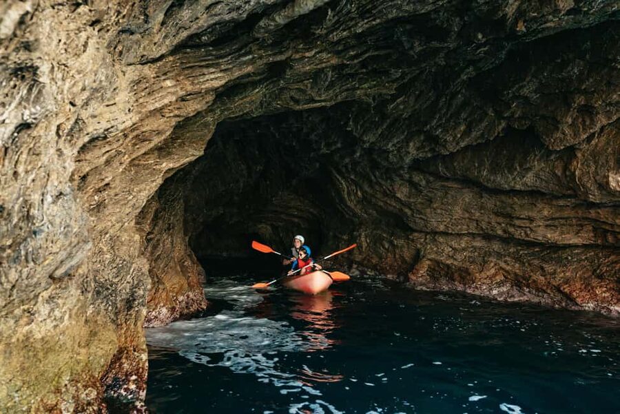 Alcudia: Guided Sea Kayaking Tour with Snorkeling - Optional cliff jumping and coasteering