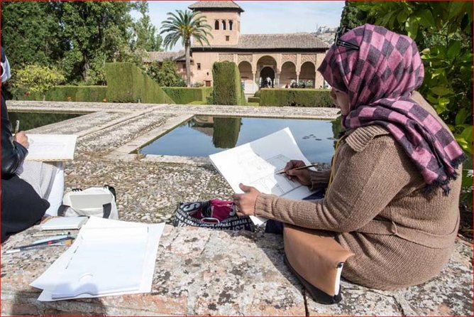 Alhambra &Charles Palace Guided Tour with Optional Nasrid Palaces - Palace of Carlos V: a striking change of style