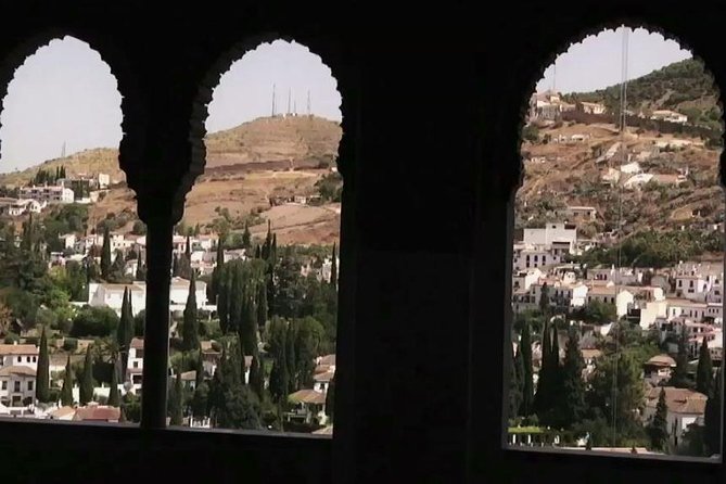 Alhambra &Charles Palace Guided Tour with Optional Nasrid Palaces - Alcazaba and the old fortress
