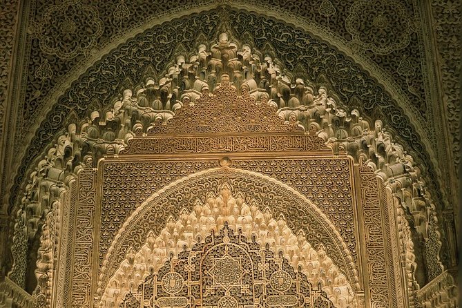 Alhambra & Generalife Skip the line Small Group including Nasrid Palaces - Group size, languages, and guide quality