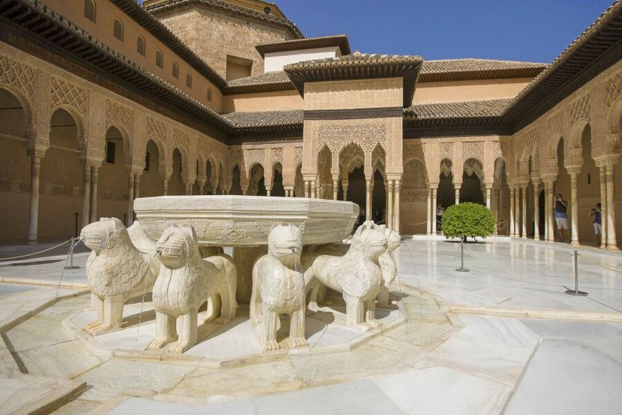 Alhambra & Generalife Tour including Transport & Admission - Who will get the most from this visit