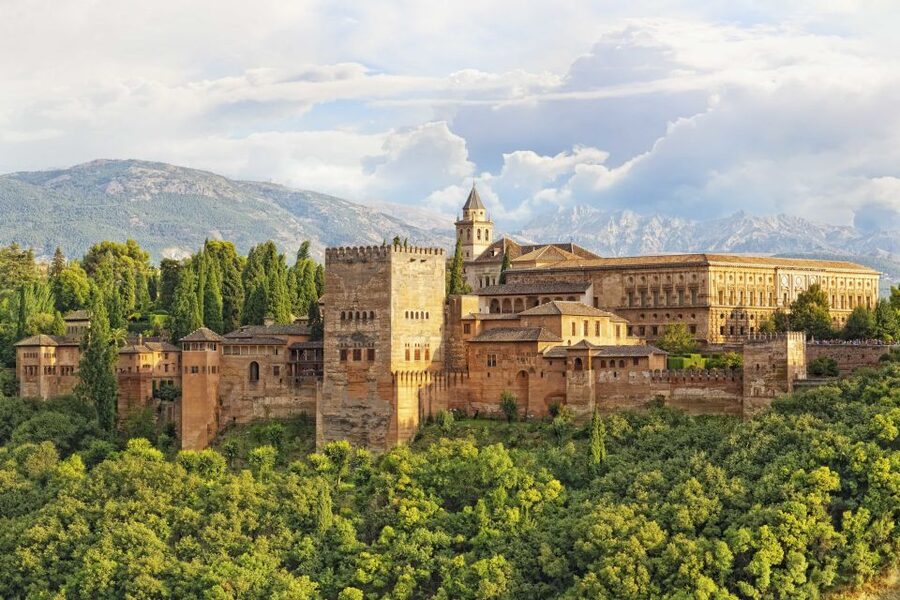 Alhambra: Guided Tour with Fast-Track Entry - The Nasrid Palaces and their careful details