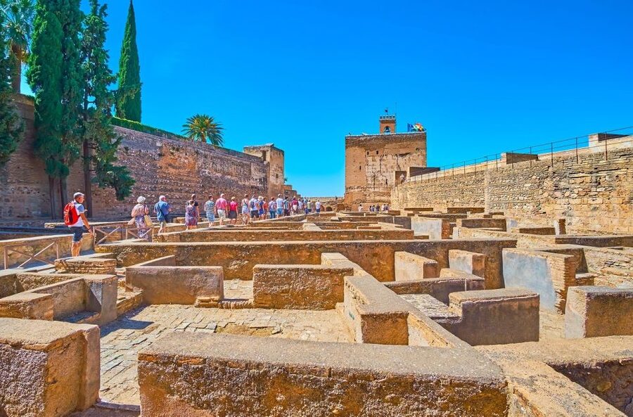 Alhambra: Guided Tour with Fast-Track Entry - The Alcazaba and Granada views