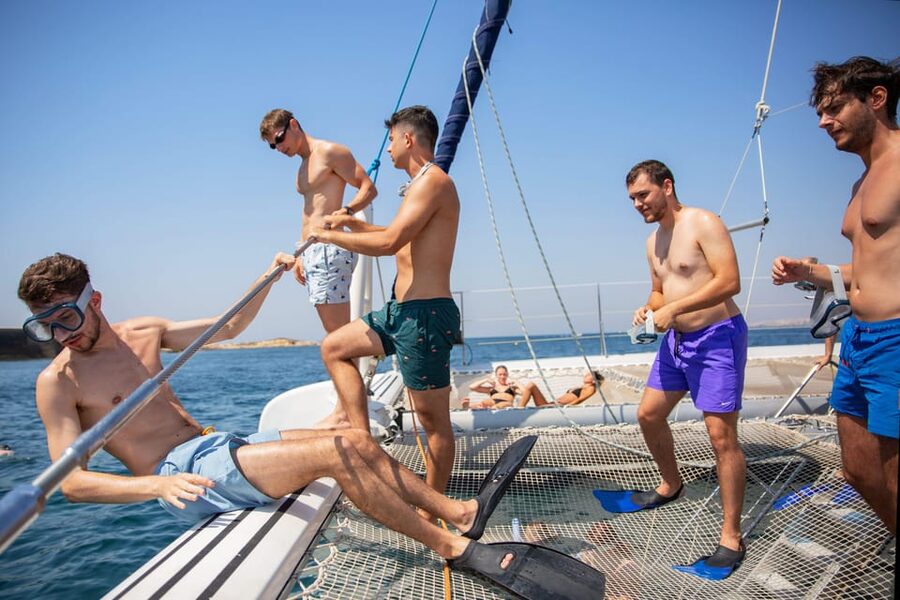 Alicante: 6-Hour Catamaran Cruise to Tabarca Island - The 90-minute sail from Alicante