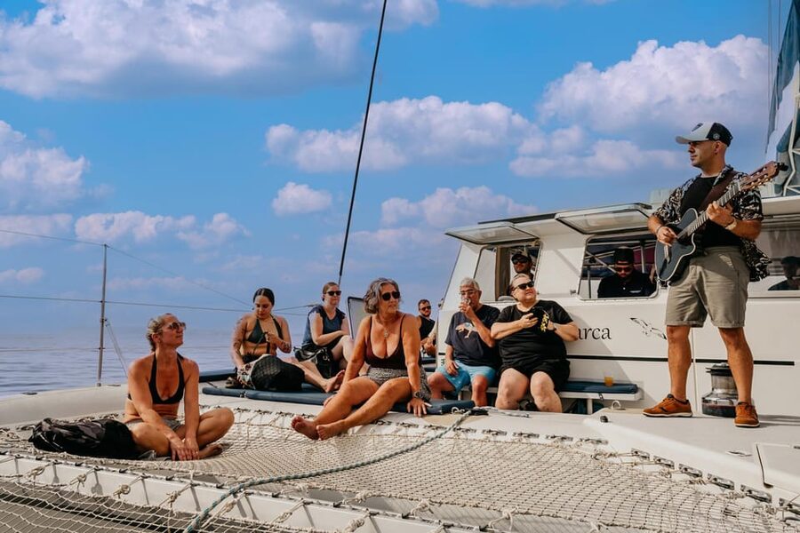 Alicante: Afternoon Cruise with Appetizer and Live Music - Sailing out of Alicante at 5:30 PM