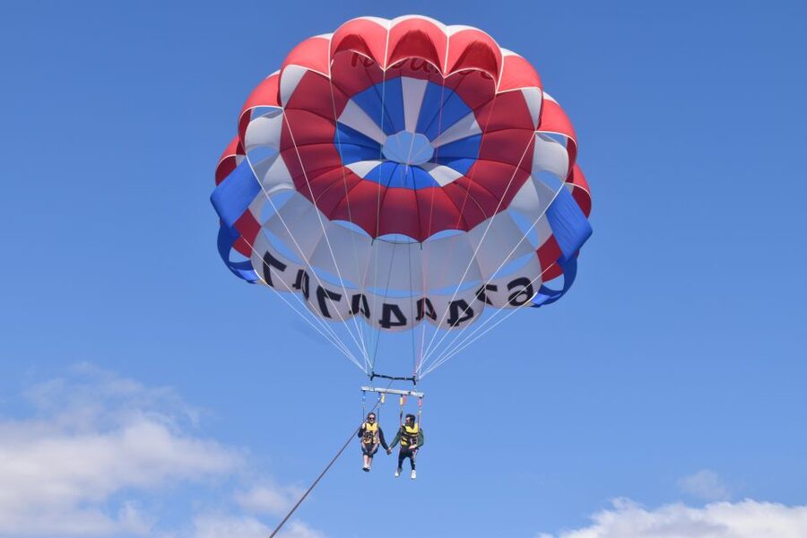 Alicante: Boat Trip and Parasailing Experience with Drink - The view from 150 meters above the sea