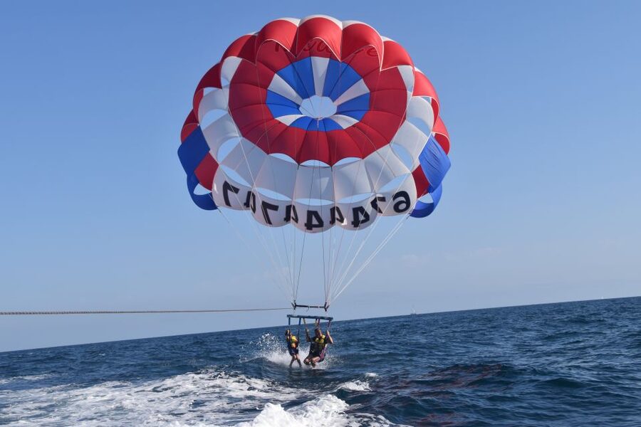 Alicante: Boat Trip and Parasailing Experience with Drink - Is $74 good value for one hour?