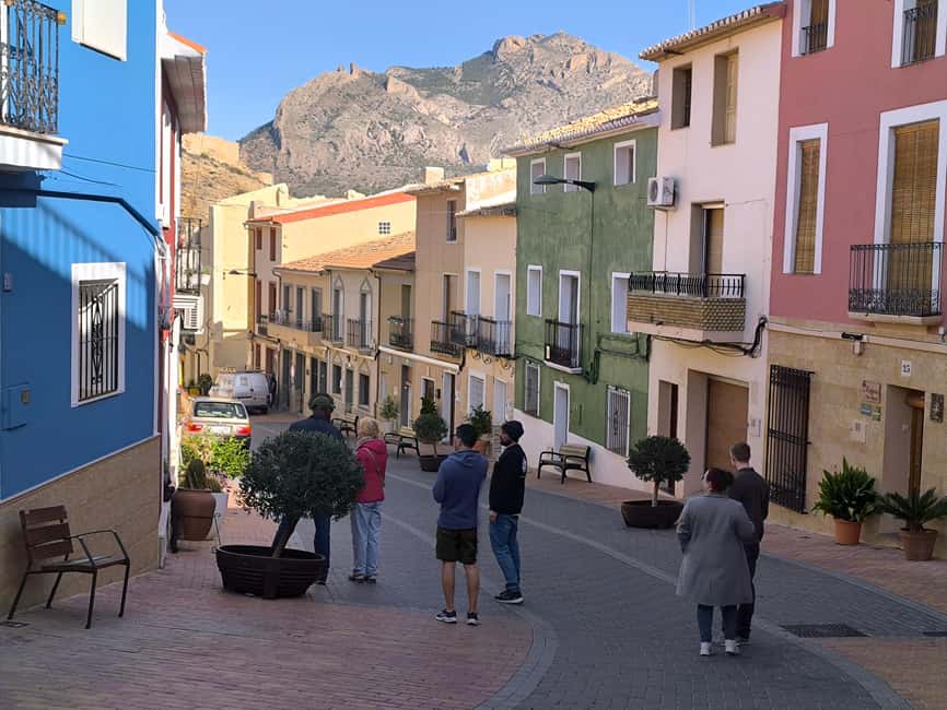 Alicante: Canelobre Caves & Busot Tour with Local Guide - The short drive and change of mood