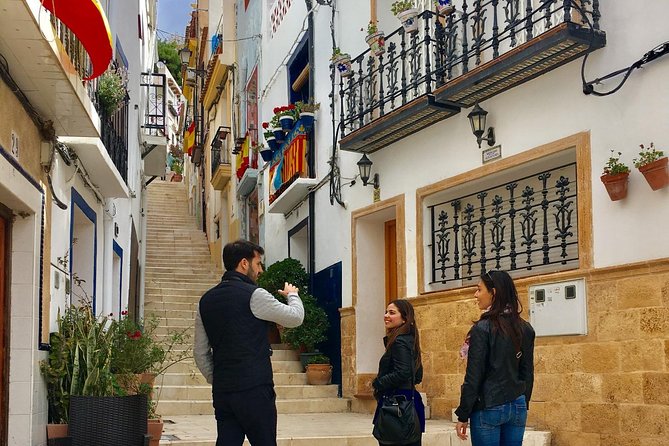 Alicante Historic Small Group Tour with Tapas Tasting - The walk down through Santa Cruz