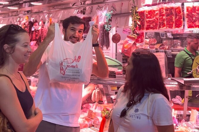 Alicante Paella Cooking Class, Tapas, Drinks and Marketplace - The guides make the difference
