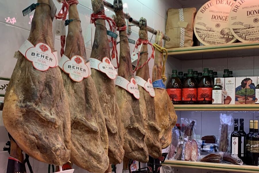 Alicante: Secret Flavors Food Tour - The guides make the difference