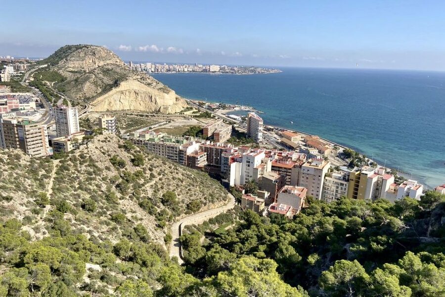 Alicante: Seven Secrets of Alicante Discovery Tour - Walking through Santa Cruz