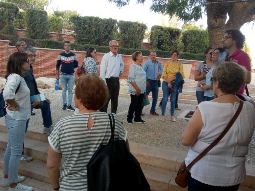 Almeria: Alcazaba Guided Tour - Muslim reservoirs and royal baths