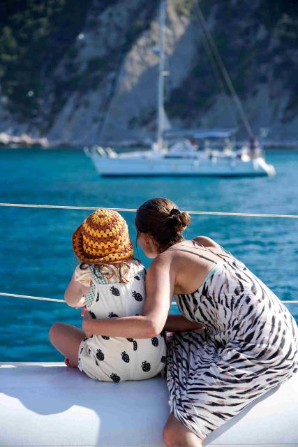 Altea: Beaches and Coves Boat Trip with Lunch - The cove stop is the heart of the outing