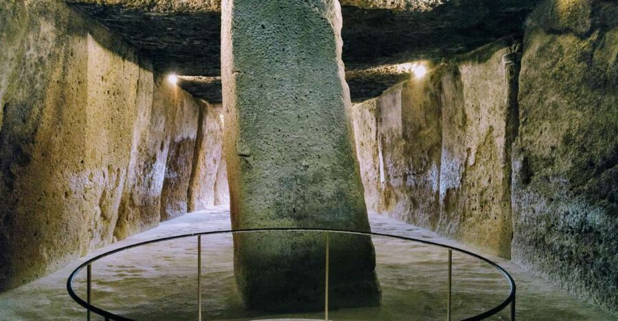 Antequera: Dolmens and El Torcal Tour with Transfer - Inside Menga, Viera, and the Tholos of El Romera