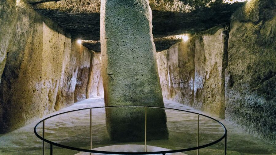 Antequera: Dolmens and El Torcal Tour with Transfer - Starting at Puerta de Estepa