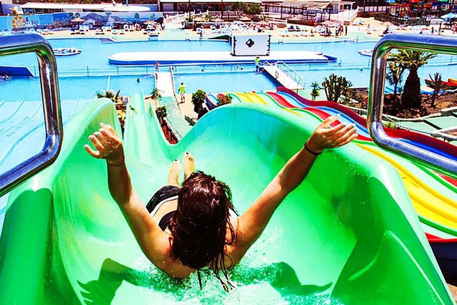 Aquapark Costa Teguise: Entrance Ticket - Sunbeds, Jacuzzis, and Finding a Place to Rest