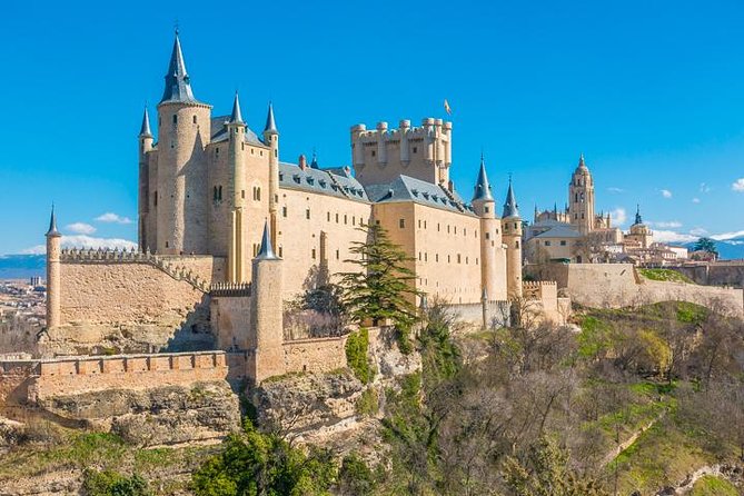 Avila & Segovia Tour with Tickets to Monuments from Madrid - The ride through the Sierra de Guadarrama
