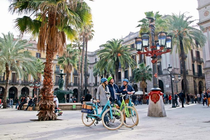 Barcelona: 1.5-Hour Sightseeing Tour by Bike/Electric Bike - Key points at a glance