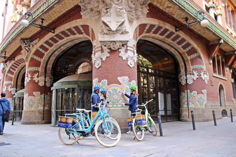 Barcelona: 1.5-Hour Sightseeing Tour by Bike/Electric Bike - El Born and Santa María del Mar
