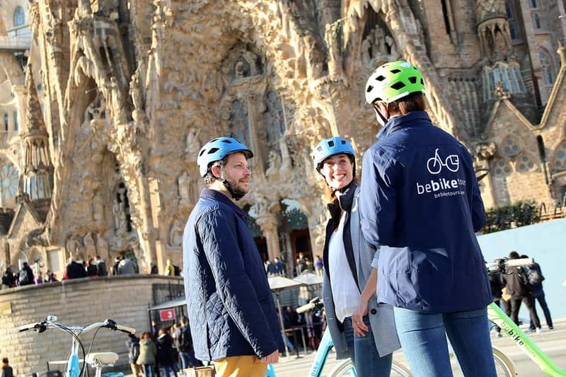 Barcelona: 1.5-Hour Sightseeing Tour by Bike/Electric Bike - The Cathedral and Plaça Reial
