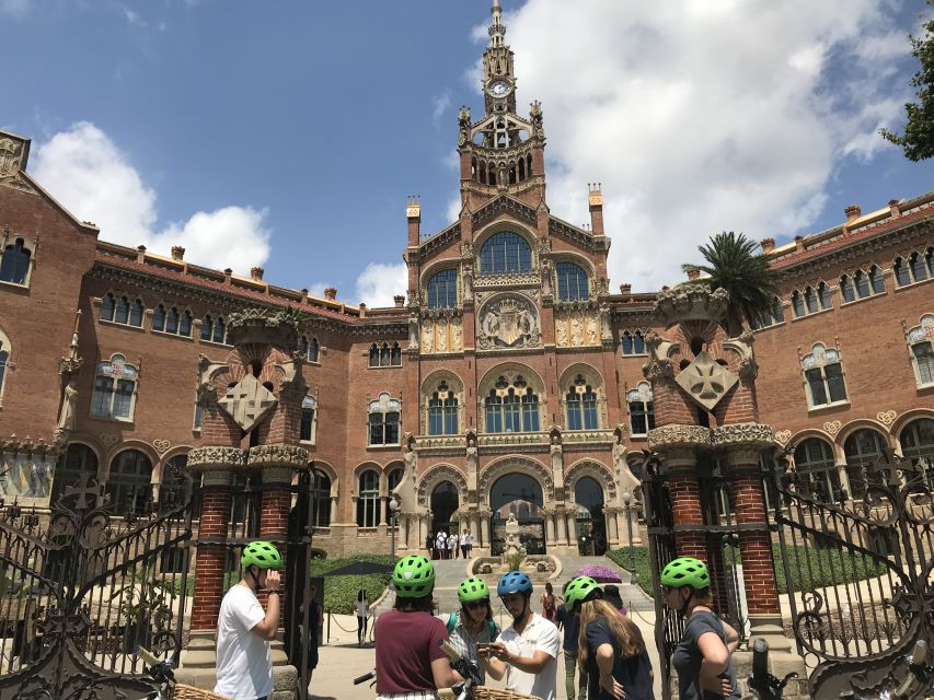 Barcelona: 1.5-Hour Sightseeing Tour by Bike/Electric Bike - What the guides add to the ride