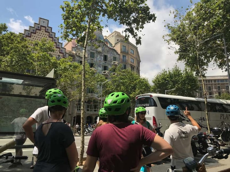 Barcelona: 1.5-Hour Sightseeing Tour by Bike/Electric Bike - Price, pace, and practical value
