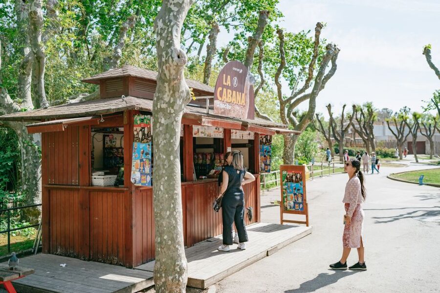 Barcelona: 1-Day Ticket to Barcelona Zoo - Food, shade, and the practical breaks
