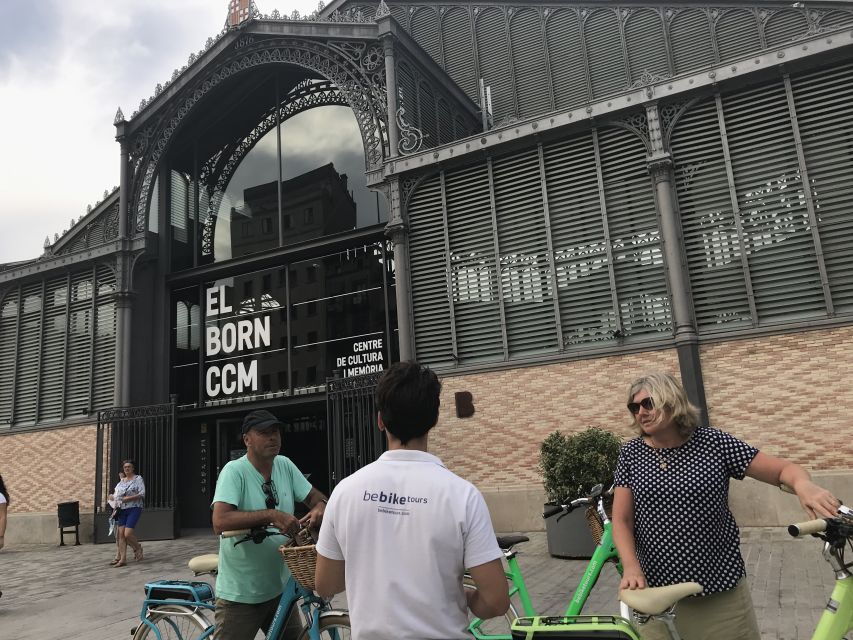 Barcelona: 2.5-Hour Bike or E-Bike Historical Tour - Ciutadella Park and the first Gaudí connection