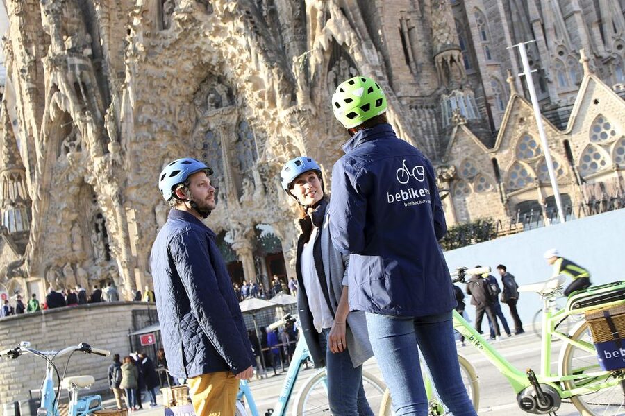 Barcelona: 2.5-Hour Bike or E-Bike Historical Tour - Casa Calvet and the move toward Modernisme
