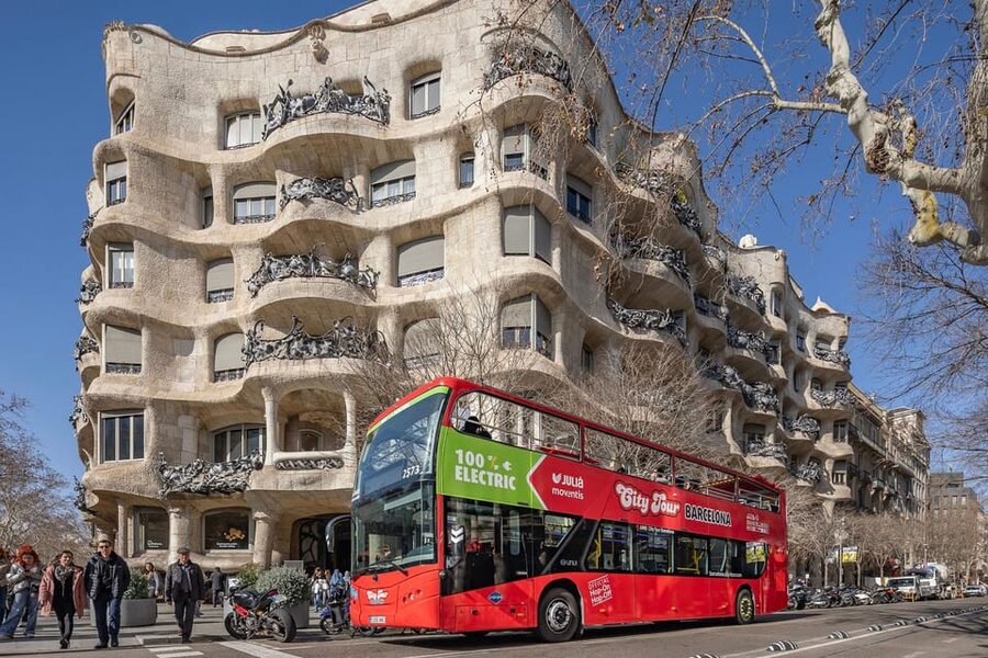 Barcelona: 24 or 48-Hour Hop-On Hop-Off Bus Tour - The open upper deck and the practical details