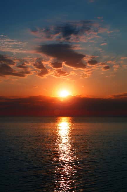Barcelona Badalona : Sailboat Tour, Snacks, Drinks, Swimming - The Host Makes the Difference