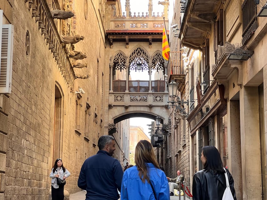 Barcelona: Barri Gotic Small Group Walking Tour - Key points at a glance