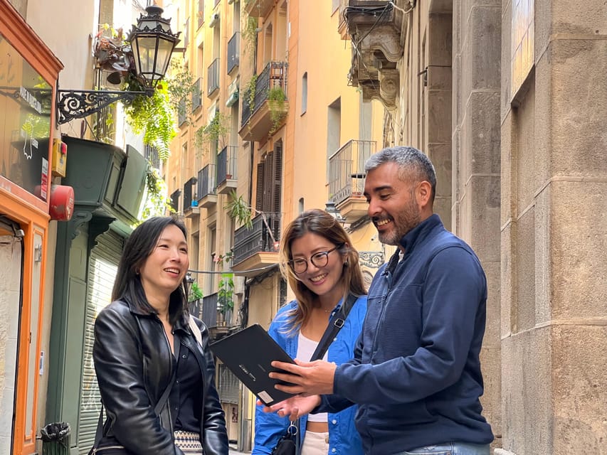 Barcelona: Barri Gotic Small Group Walking Tour - The small corners you might miss alone