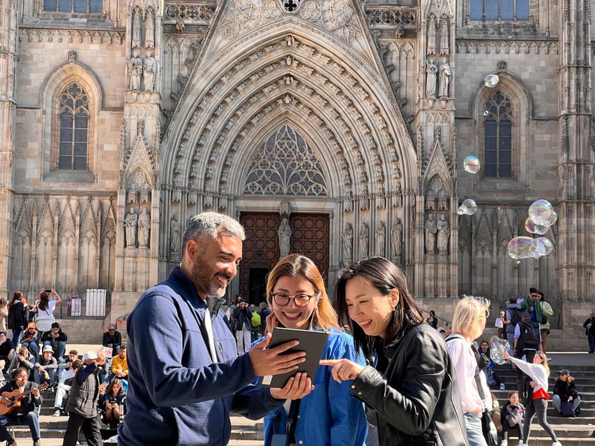 Barcelona: Barri Gotic Small Group Walking Tour - Starting near Plaça de Catalunya