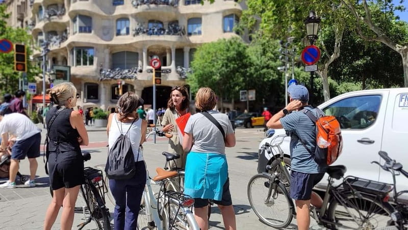 Barcelona: Bike or eBike Tour, Top Sights & Local Insights - Inside the Gothic Quarter