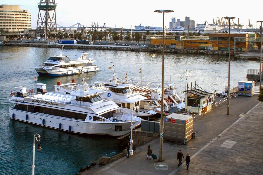 Barcelona: Boat Tour in Las Golondrinas - What you will and will not learn