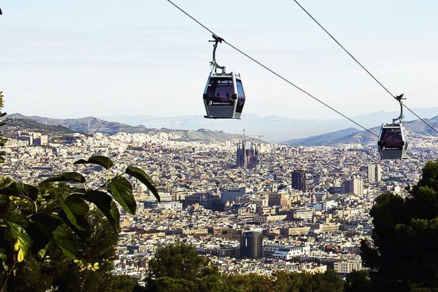 Barcelona Cable Car Sky Views, Magic Fountain & Castle Visit - Key points to know before booking
