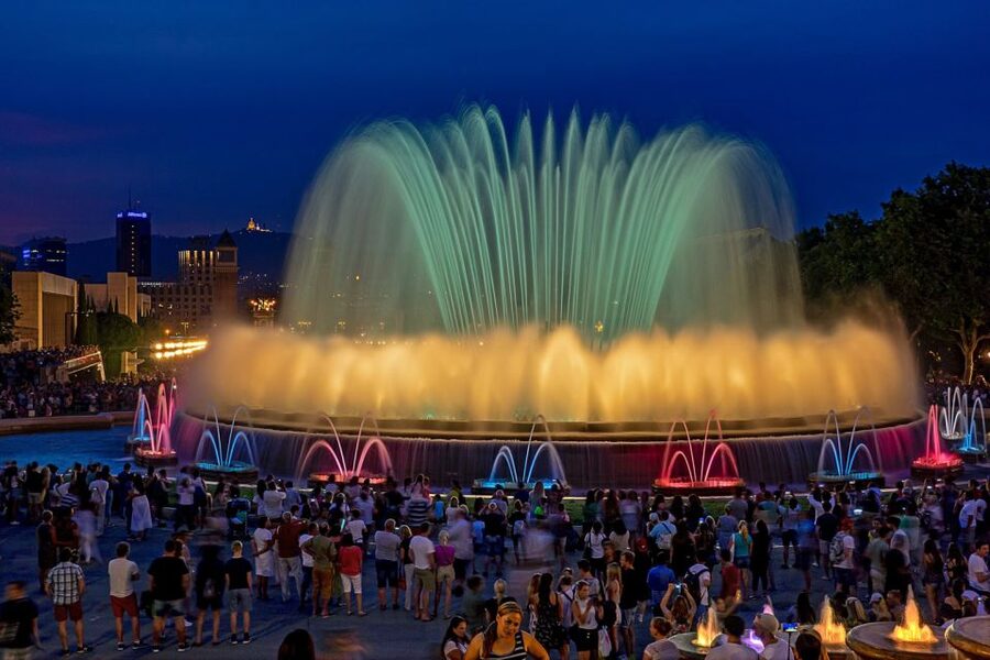 Barcelona Cable Car Sky Views, Magic Fountain & Castle Visit - Reaching Montjuïc by funicular and cable car