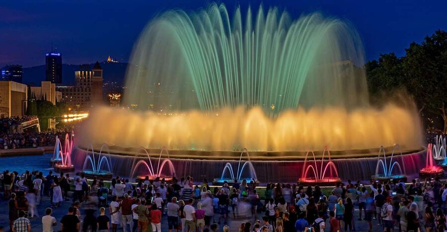 Barcelona Cable Car Sky Views, Magic Fountain & Castle Visit - Seeing the Raval through local stories