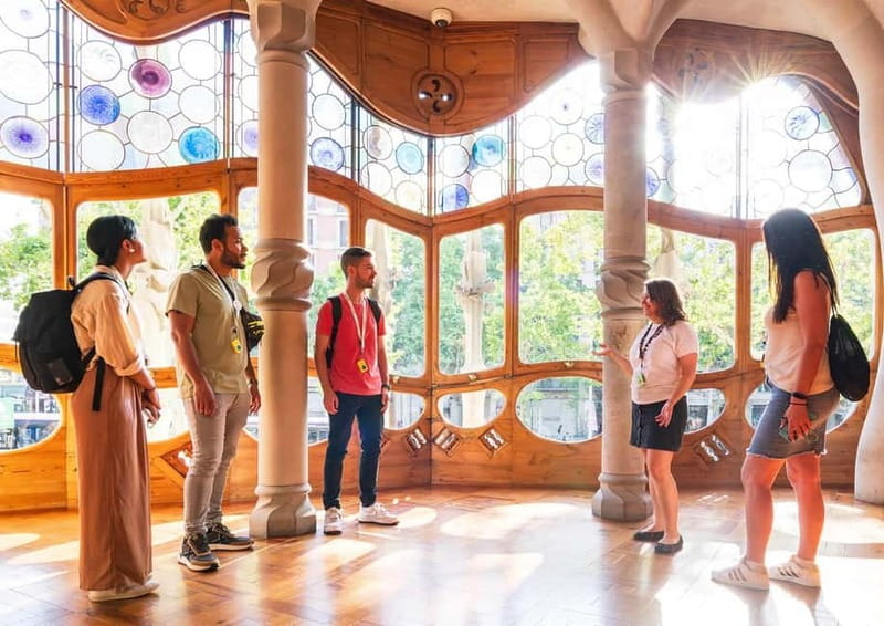 Barcelona: Casa Batlló Tour and Optional White Rabbit Museum - Key points to know before booking