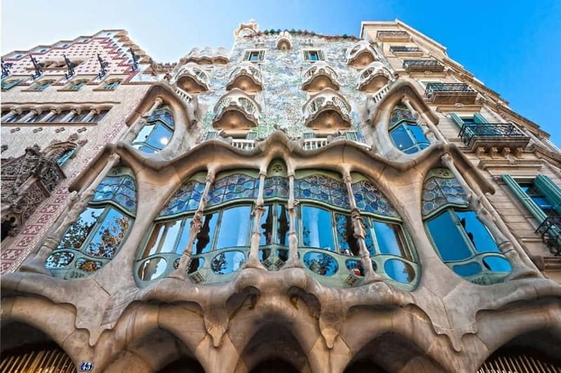 Barcelona: Casa Batlló Tour and Optional White Rabbit Museum - The Gaudí Cube and the final 360-degree experience