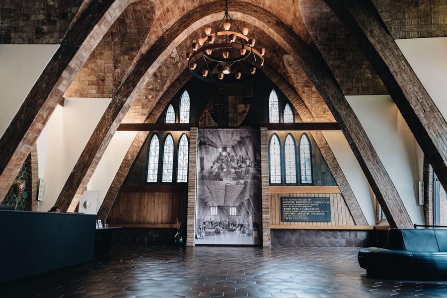 Barcelona: Casa Codorníu Guided Tour with Cava Tastings - What you learn about making cava