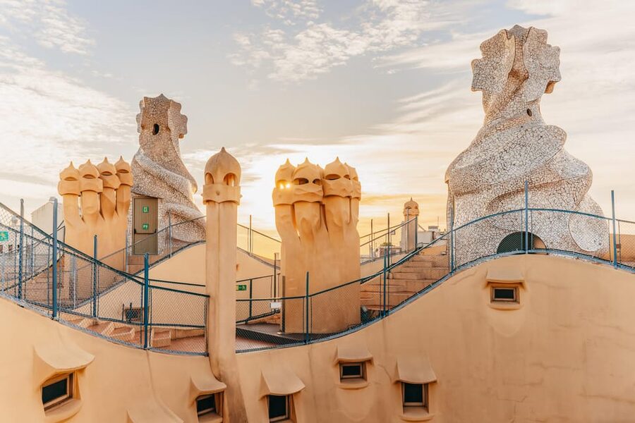 Barcelona: Casa Milà Early-Morning Access Guided Tour - Why Casa Milà is worth seeing before breakfast