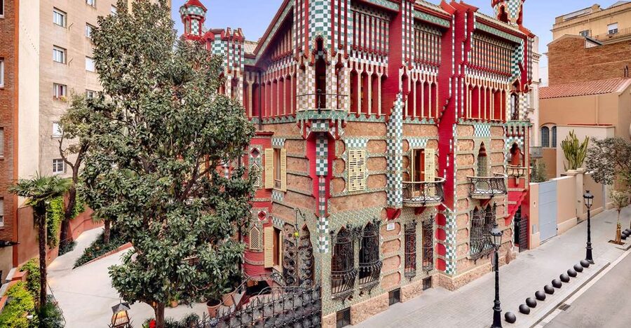 Barcelona: Casa Vicens, Pedrera, and Casa Batlló Guided Tour - Three Gaudí houses, one clear architectural story